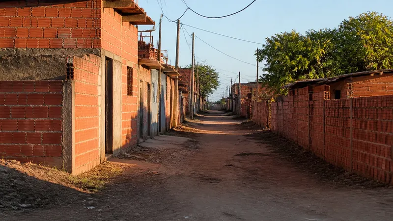 Adolescente é morto a tiros em beco no bairro Nova Esperança, em Santa Luzia