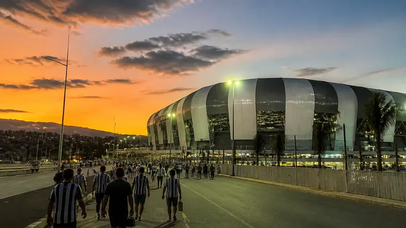Atlético vira sobre o Santos na Arena MRV e clima esquenta após o apito final