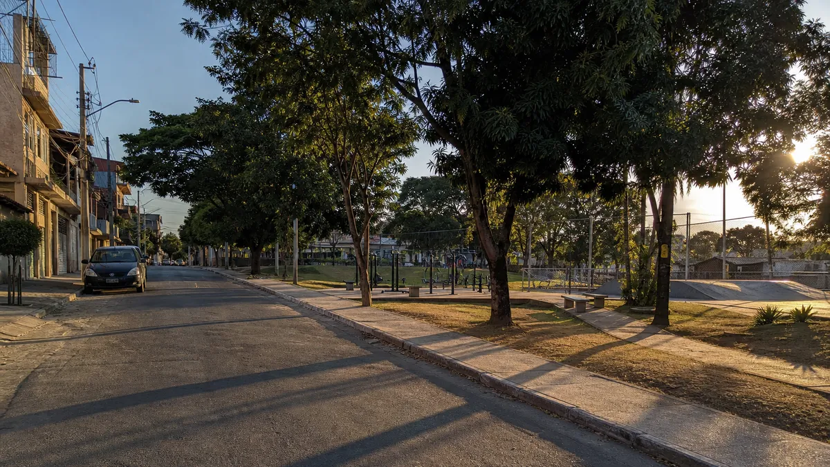 Imagem ilustrativa de uma rua de Jardim Leblon, Belo Horizonte