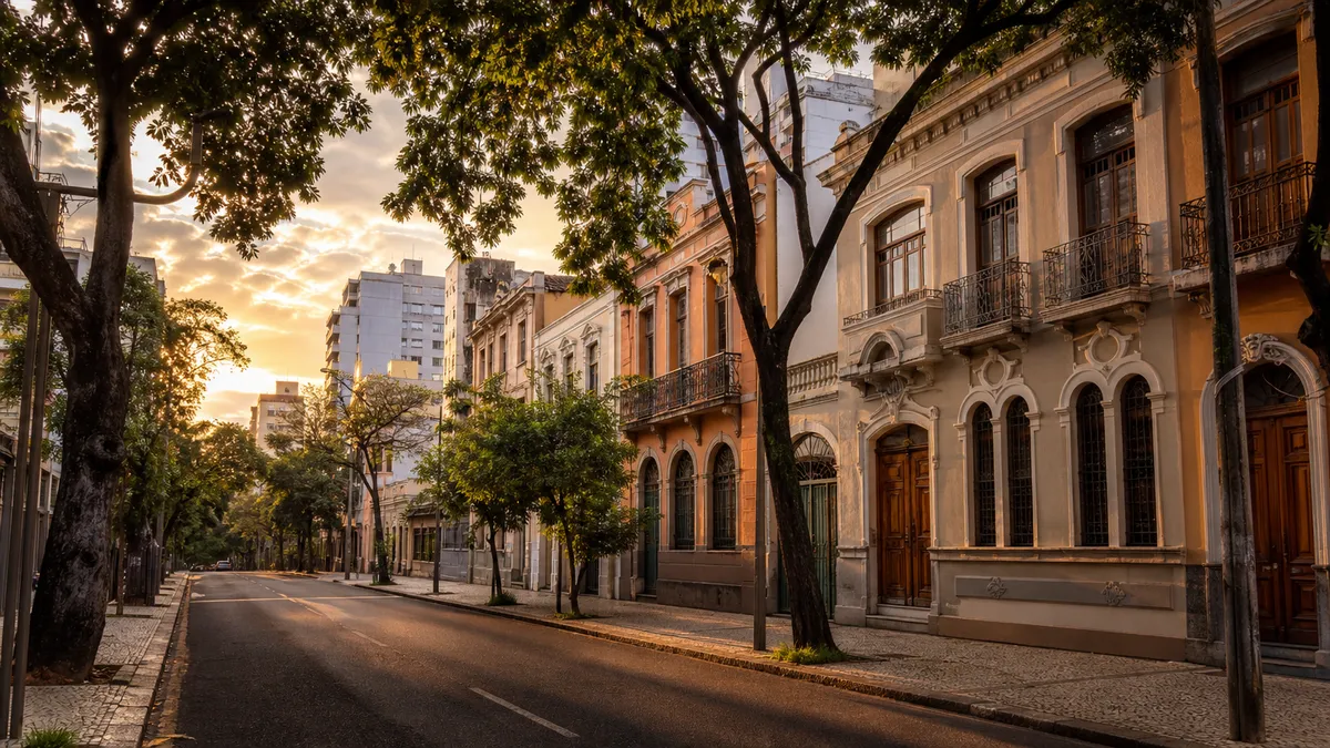 Imagem ilustrativa de uma rua de Savassi, Belo Horizonte