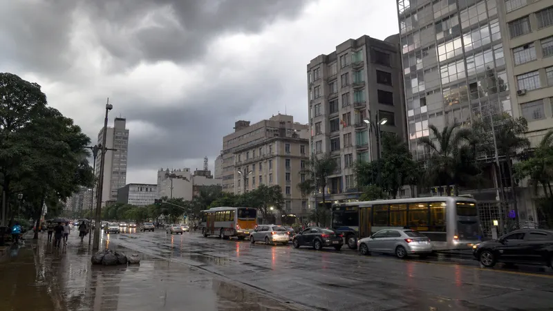 Alerta de chuvas intensas para a região de BH amanhã (5)