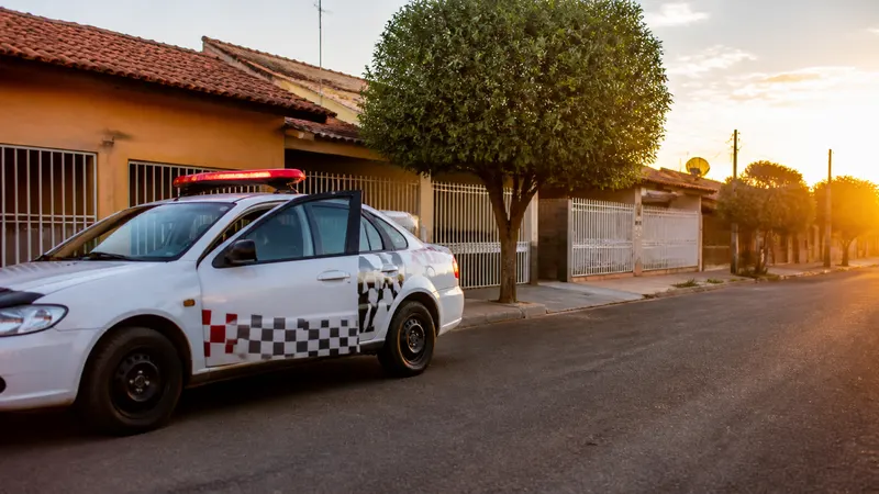 Bebê de 1 mês é socorrida por PMs após engasgo em Santa Luzia