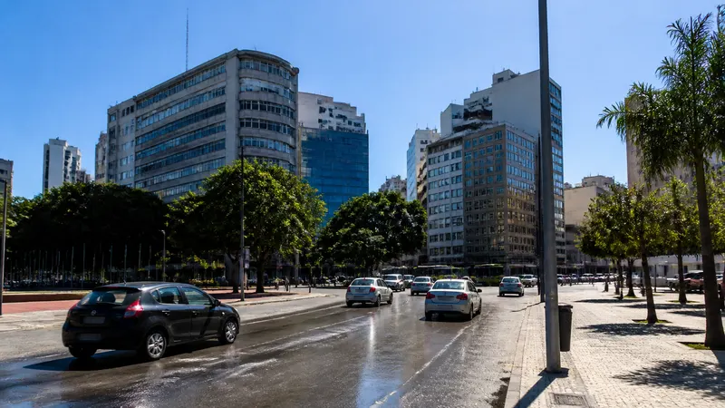 BH tem 7º dia mais quente de 2026 e segue em alerta de calor até quinta (15)
