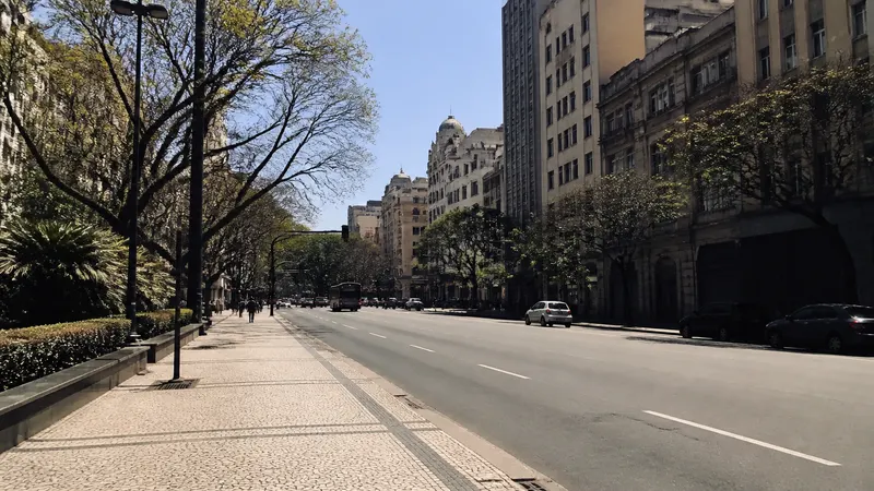 BH tem novo recorde de calor e previsão de 37°C nesta semana