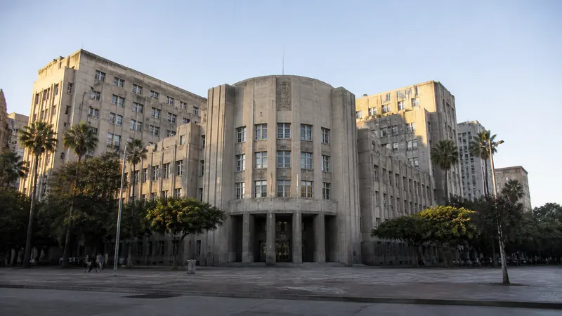 Câmara de BH aprova Guardião da Cidadania e política de riscos nas escolas