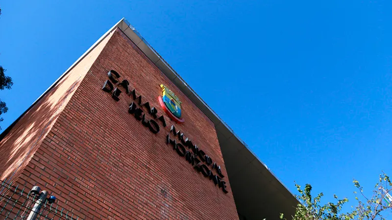 Câmara de BH aprova programa de prevenção às drogas nas escolas municipais