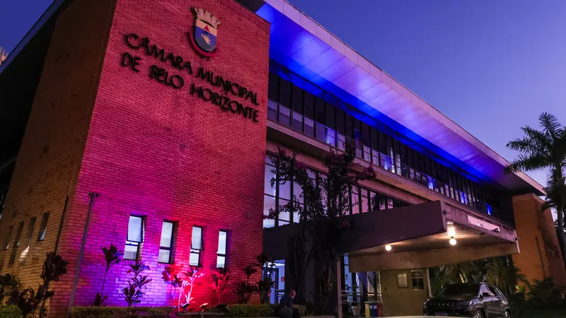 Câmara de BH fica roxa de 1º a 4 de outubro por conscientização sobre síndrome de Rett