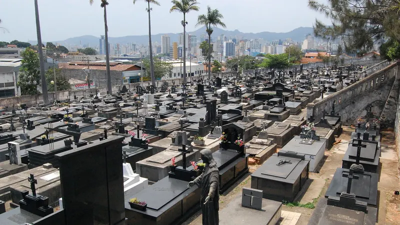 Câmara de BH vota 1º turno de projeto que define cemitérios e cremação como serviços públicos