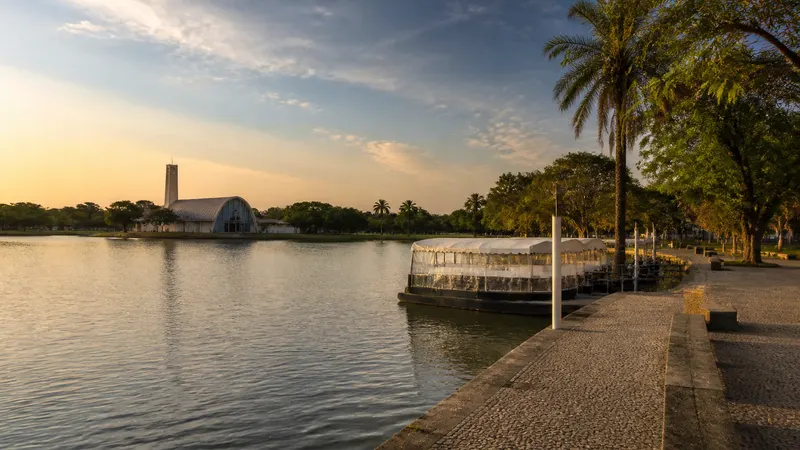 Capivarã retoma passeios na Lagoa da Pampulha com saídas regulares e ingressos a R$ 20