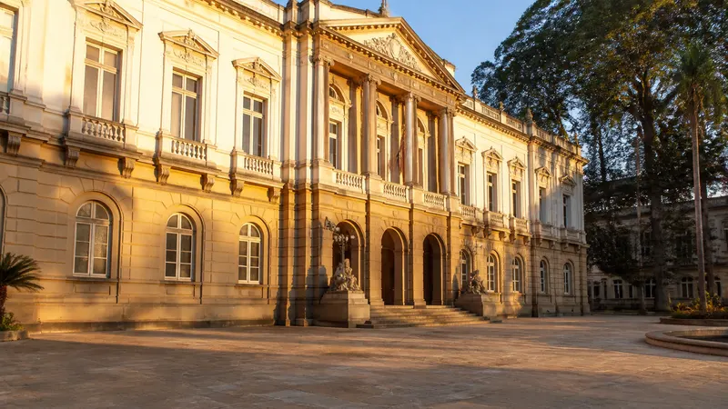 Cefet-MG vira Universidade Federal de Ciência e Inovação de Minas Gerais