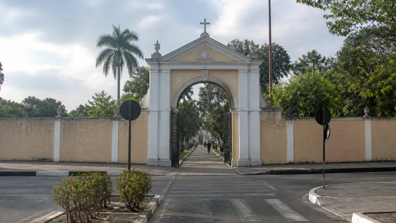 Cemitérios de BH têm operação especial no Dia de Finados com 80 mil visitantes esperados