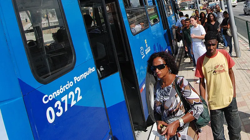 Comissão da Câmara de BH pede detalhamento de multas cobradas de empresas de ônibus