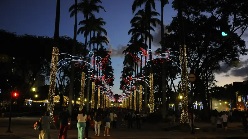 Comissão da Câmara de BH pede informações sobre seleção de comerciantes do Natal da Praça da Liberdade