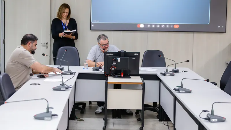 Comissão questiona impactos de projeto de lei sobre direitos de pessoas trans em BH