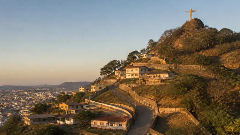 Contrato de R$ 64 milhões para obras de contenção no Morro do Cristo é assinado