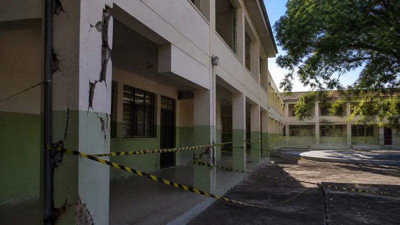 Defesa Civil interdita áreas de escola estadual no Sagrada Família, em BH