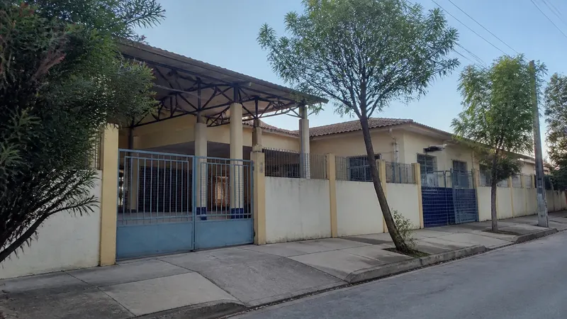 Escola de Lagoa Santa suspende aulas após 21 casos de sarna humana