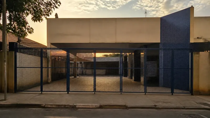 Escolas de BH fecham portões antes de prorrogação da votação até as 19h