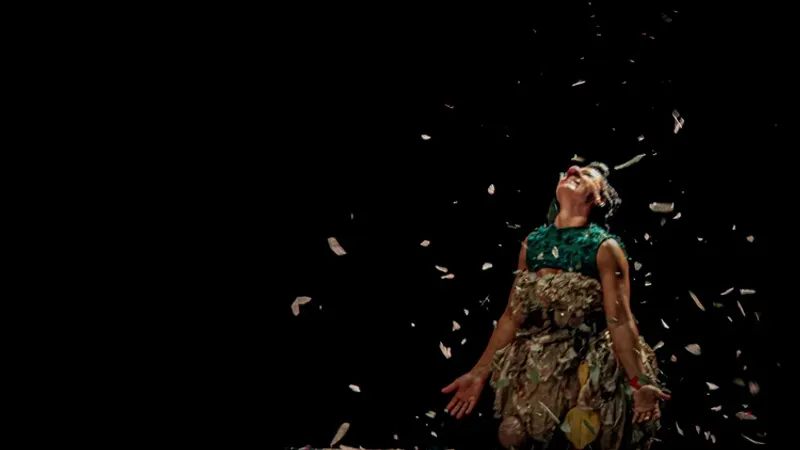 Espetáculo circense "Raízes em Movimento" tem sessões gratuitas no Teatro Raul Belém Machado