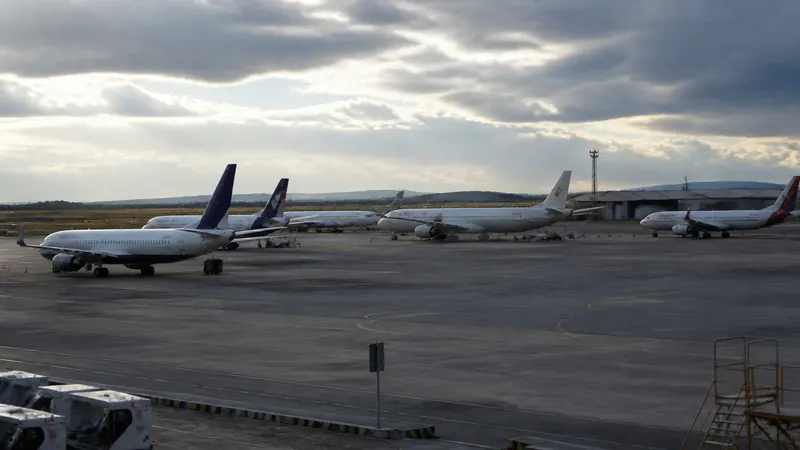 Falha em GPS cancela 34 voos em Confins; avião da Gol também retorna