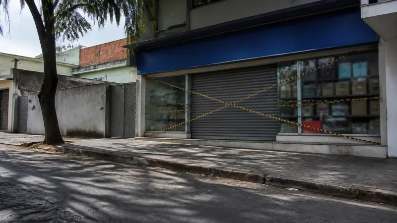 Farmácia clandestina de anabolizantes é fechada no Santa Inês, em BH