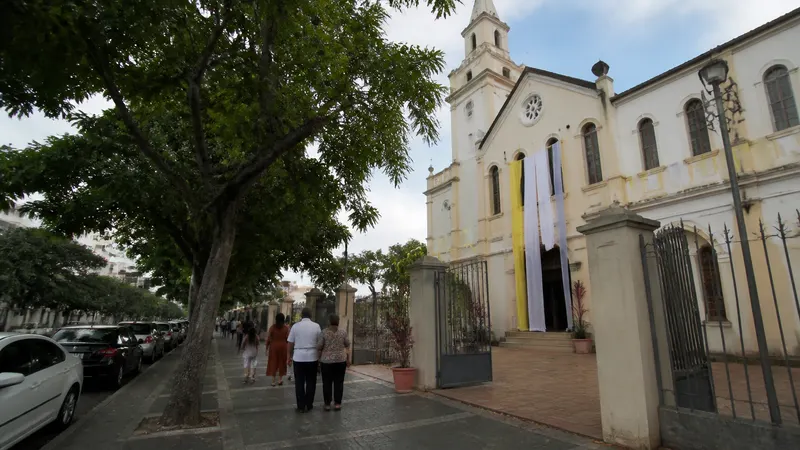 Feriado de Nossa Senhora Aparecida tem missas na Grande BH e altera serviços