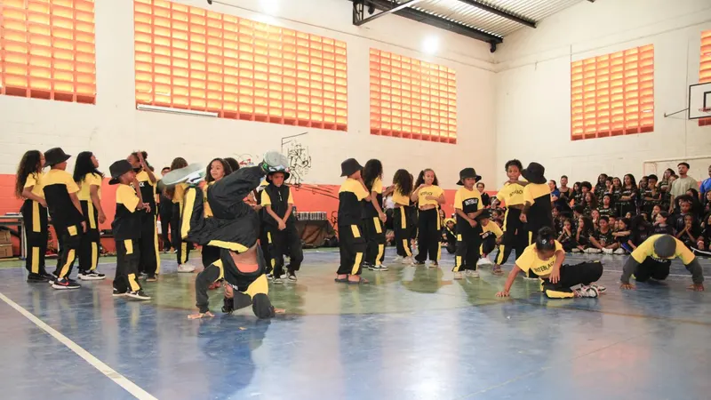 Festival de hip hop reúne 300 estudantes de 12 escolas municipais no Taquaril
