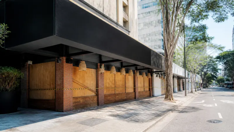 Fritadeira pega fogo e fecha restaurante na Savassi por dois dias