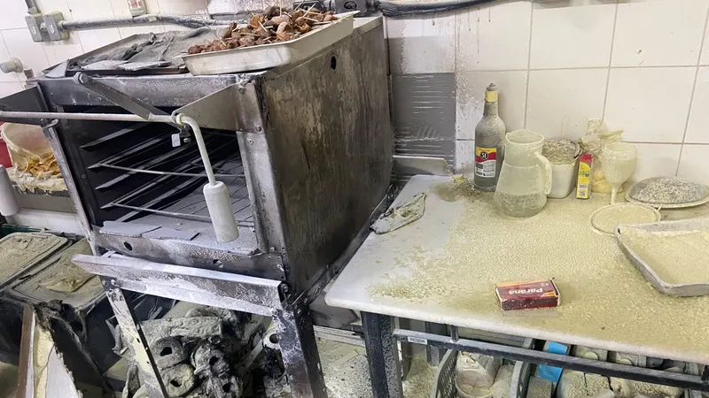 Incêndio atinge prédio da Engenharia da UFMG na noite desta sexta-feira