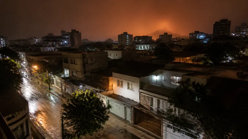 Incêndios atingem três regiões de BH na noite desta segunda-feira