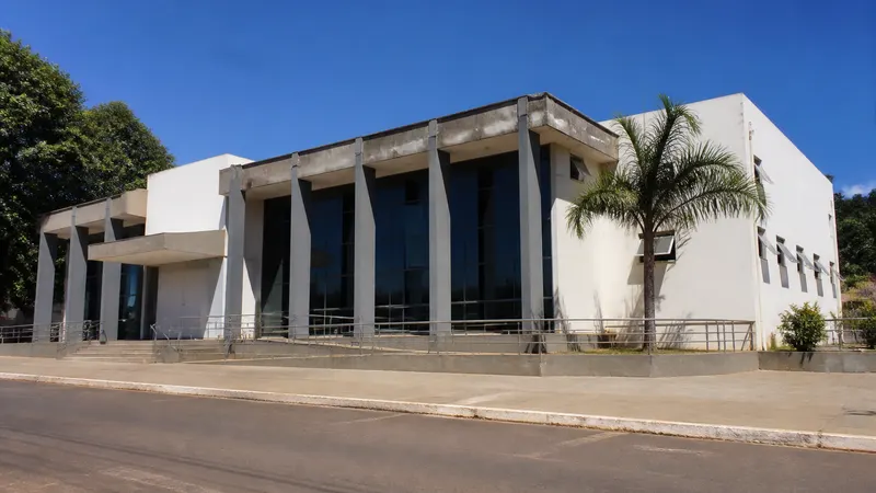 Justiça julga em Juatuba réu acusado de matar jovem que saía do trabalho