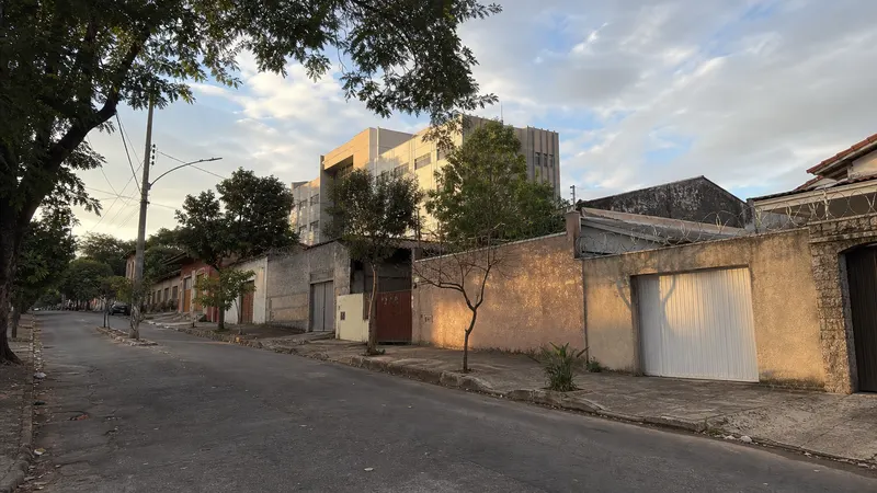 Justiça mantém preso ex-agente penitenciário investigado por matar primo no Glória