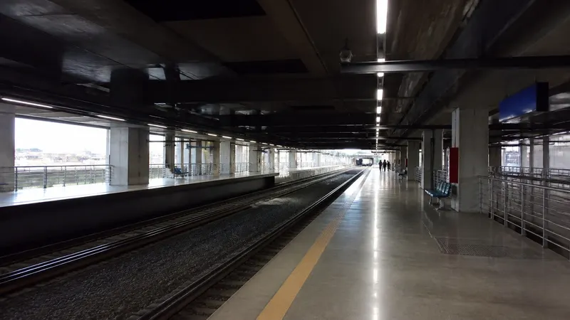Metrô de BH tem intervalo de 18 minutos entre trens neste fim de semana