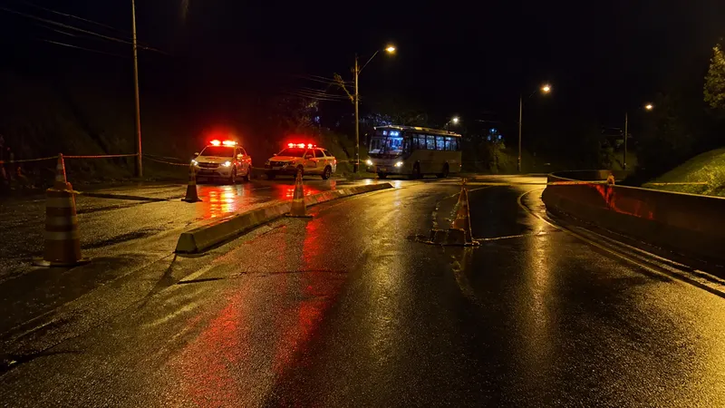 Motociclista morre em acidente com ônibus na MG-030, em Nova Lima