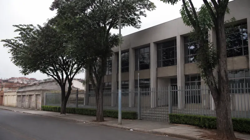 Mulher vai a júri popular por morte da mãe e da filha em Venda Nova