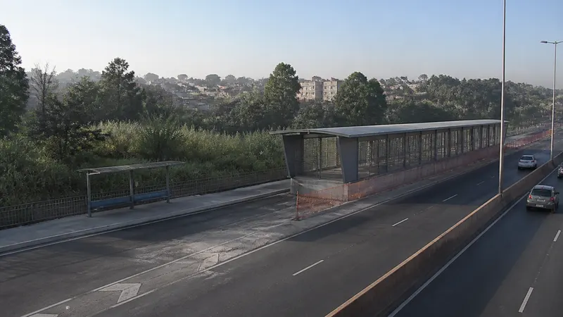 Obra na MG-010 fecha estação do Move Parque São Pedro nesta terça-feira