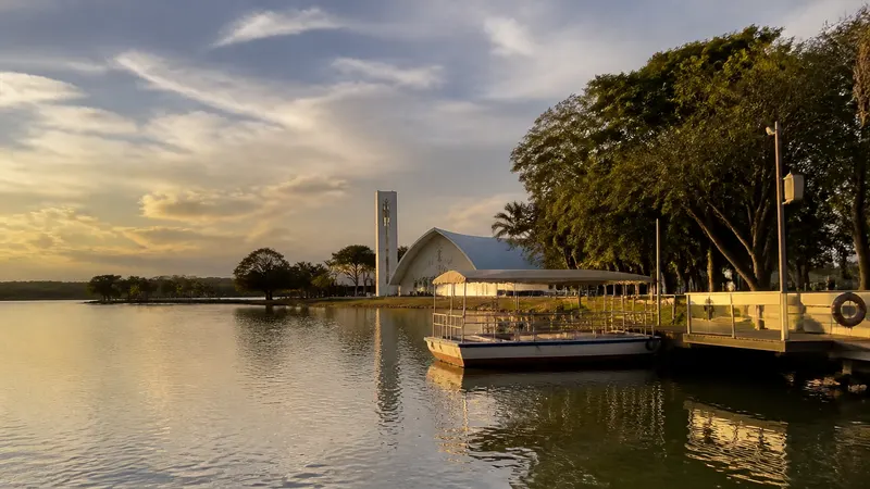 Passeios de barco na Lagoa da Pampulha voltam com ingressos a partir de R$ 10