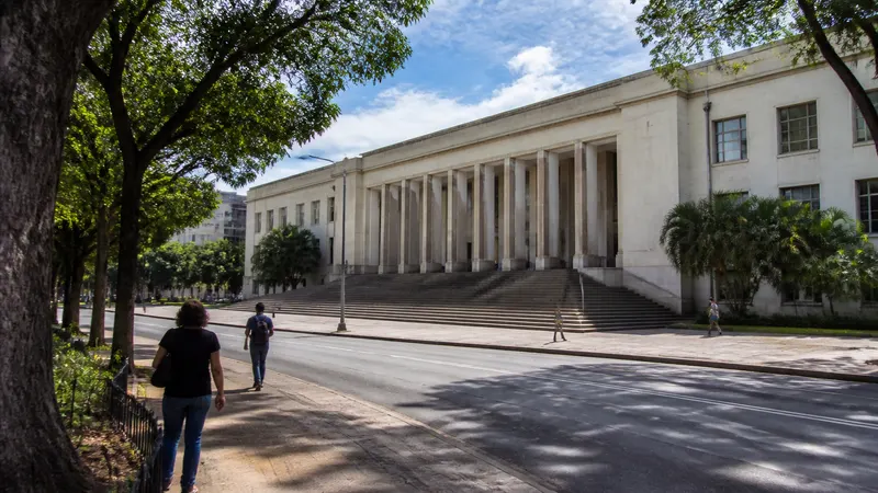 PBH abre 69 vagas de estágio em outubro com bolsas de até R$ 1.886,59