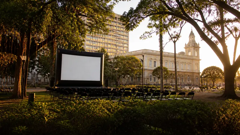 Praça da Liberdade terá cinema ao ar livre nesta quinta e sexta