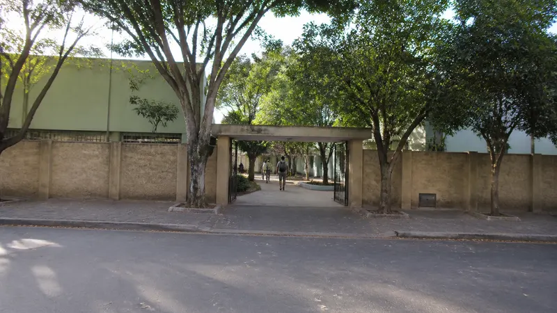 Prefeito de BH vota no bairro Concórdia no 1º turno das eleições