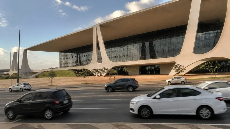 Roscoe faz campanha em BH e participa de debate na Cidade Administrativa