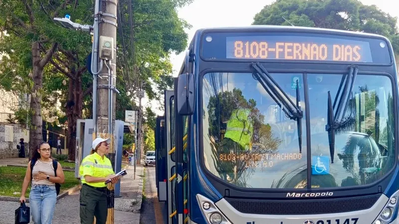 Sumob fiscaliza ar-condicionado de ônibus de BH e autua veículos irregulares