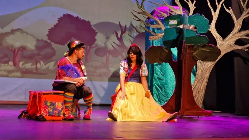Teatro Raul Belém Machado recebe mostra de 10 anos da Cia Gaveta Caída