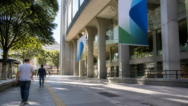 TRE-MG avisa por WhatsApp eleitores que tiveram local de votação alterado