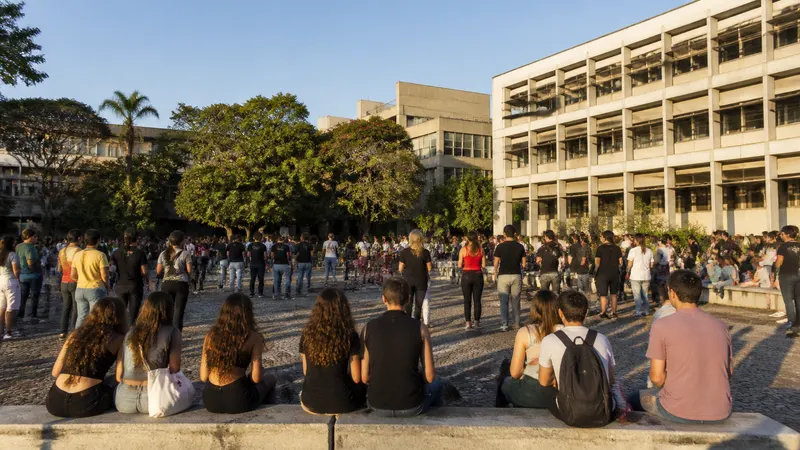 UFMG promove concurso de sósia do "gostoso da Paulista" nesta quinta