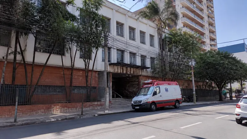 Vazamento de produto químico em laboratório no Lourdes deixa quatro técnicas com mal-estar