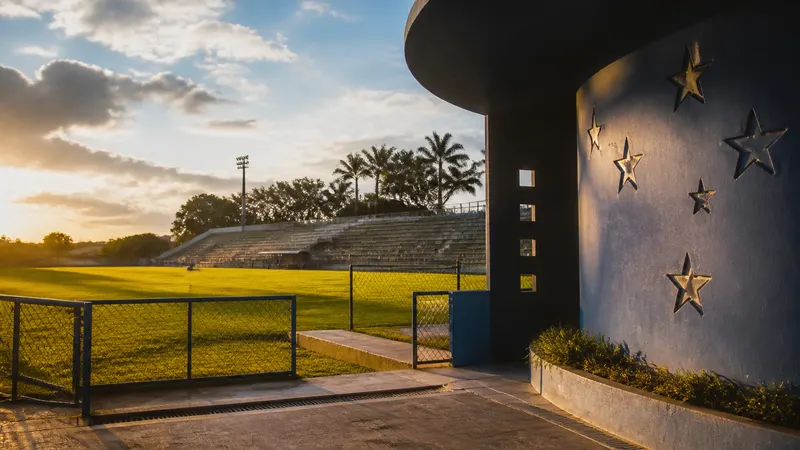 Volante do Cruzeiro entra em lista de 60 maiores promessas do futebol mundial